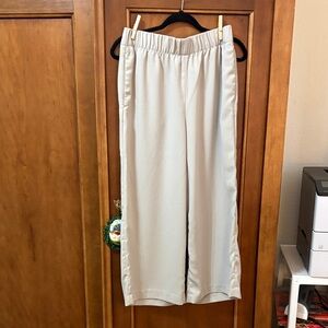 H&M Relaxed Wide-Leg Pants in Light sage green